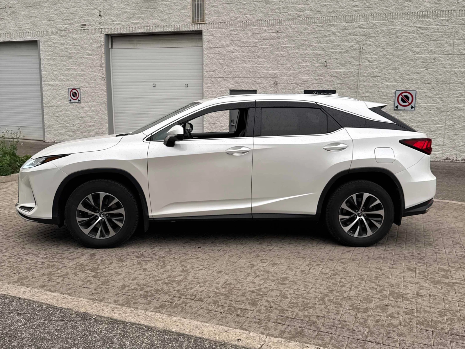 Lexus RX 350 * АВТОКРЕДИТ * ГЛАВНО ПРЕДСТАВИТЕЛСТВО, снимка 3 - Автомобили и джипове - 56070868