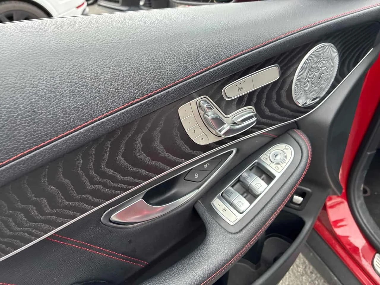 Mercedes-Benz GLC 43 AMG * AMG 43 * CARFAX * ПОДГРЕВ * KEYLESS * , снимка 12 - Автомобили и джипове - 56331195