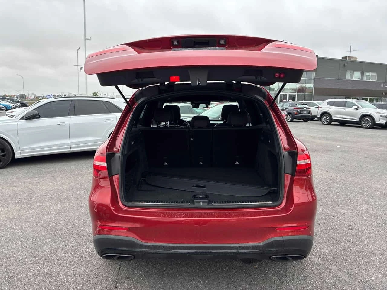 Mercedes-Benz GLC 43 AMG * AMG 43 * CARFAX * ПОДГРЕВ * KEYLESS * , снимка 6 - Автомобили и джипове - 56331195