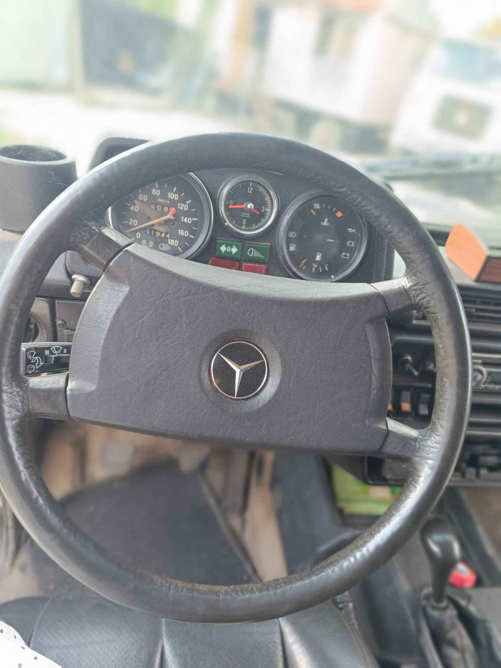 Mercedes-Benz G 300, снимка 4 - Автомобили и джипове - 56735351