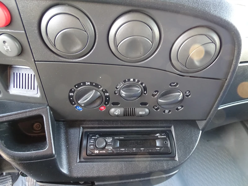 Iveco Daily 35C14 3.0HPI * * КЛИМАТИК* * , снимка 9 - Бусове и автобуси - 52815511