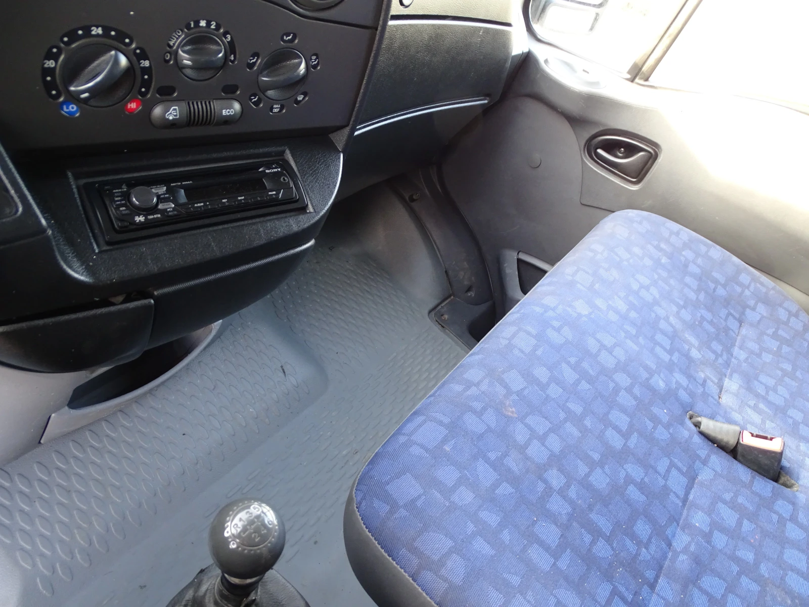 Iveco Daily 35C14 3.0HPI * * КЛИМАТИК* *  - изображение 10