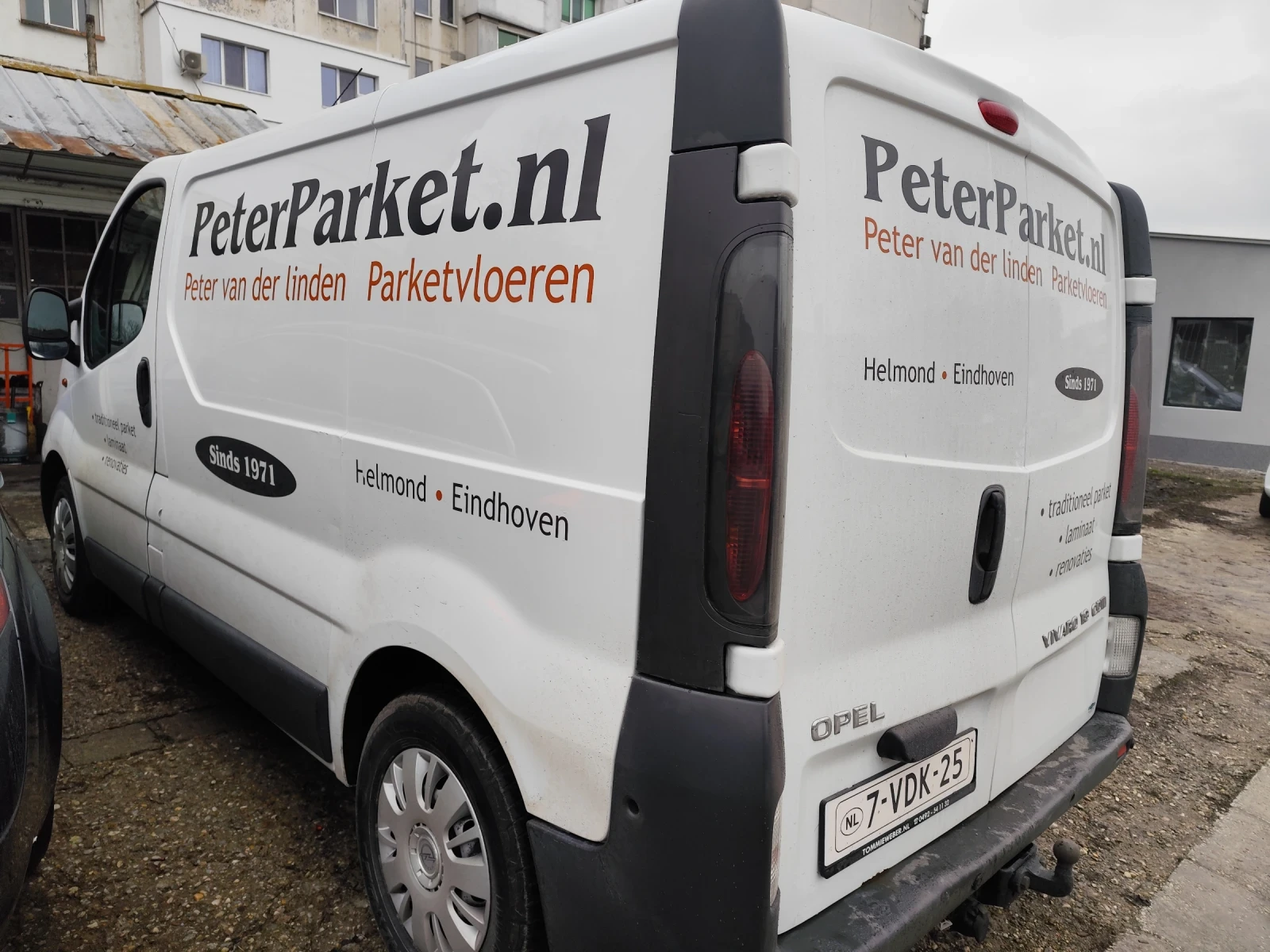 Opel Vivaro 1.9/ 101hp/ 6 speed, снимка 4 - Бусове и автобуси - 53936457