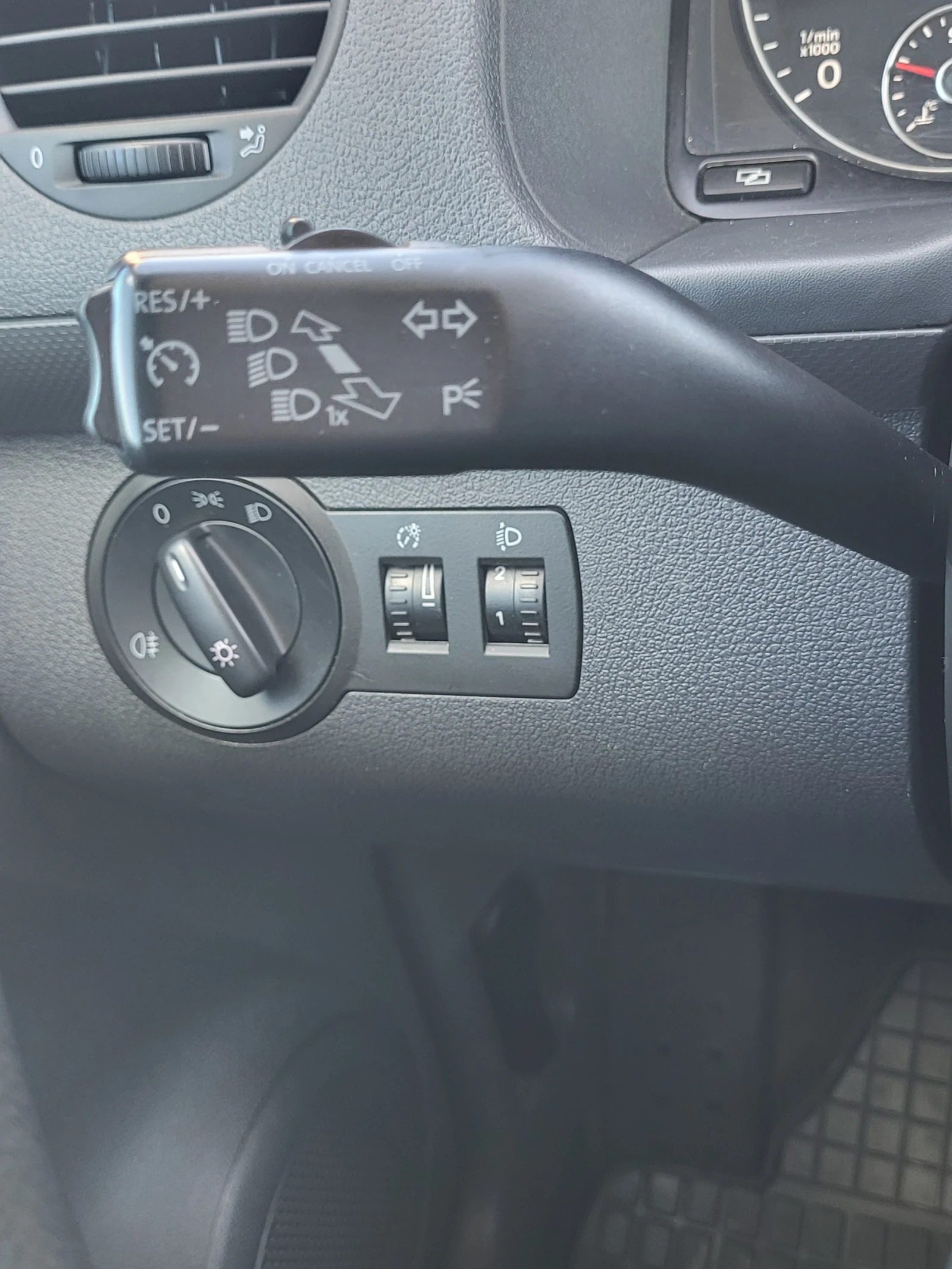 VW Caddy 2.0TDI SWISS , снимка 14 - Бусове и автобуси - 54159246