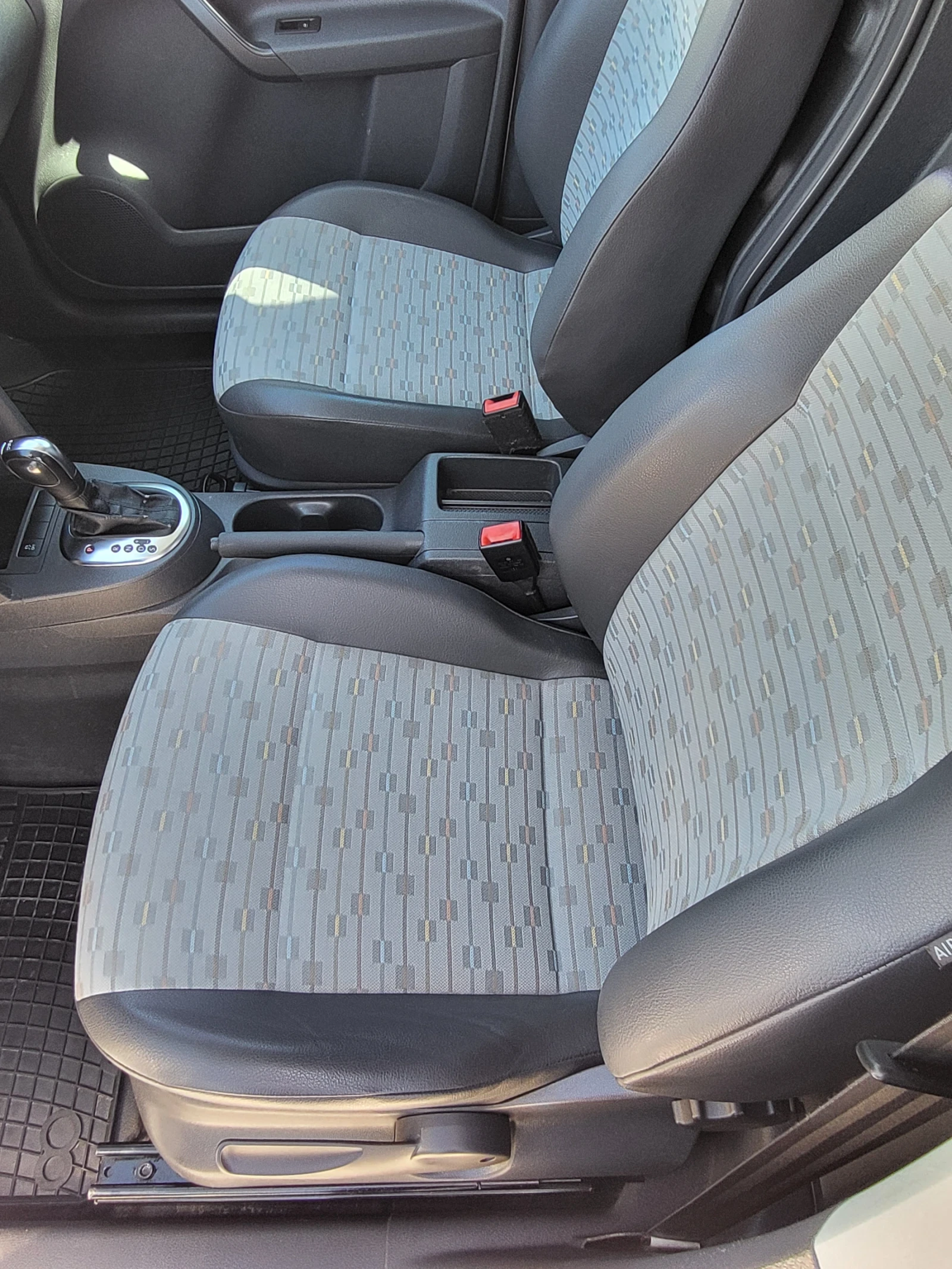 VW Caddy 2.0TDI SWISS , снимка 10 - Бусове и автобуси - 54159246