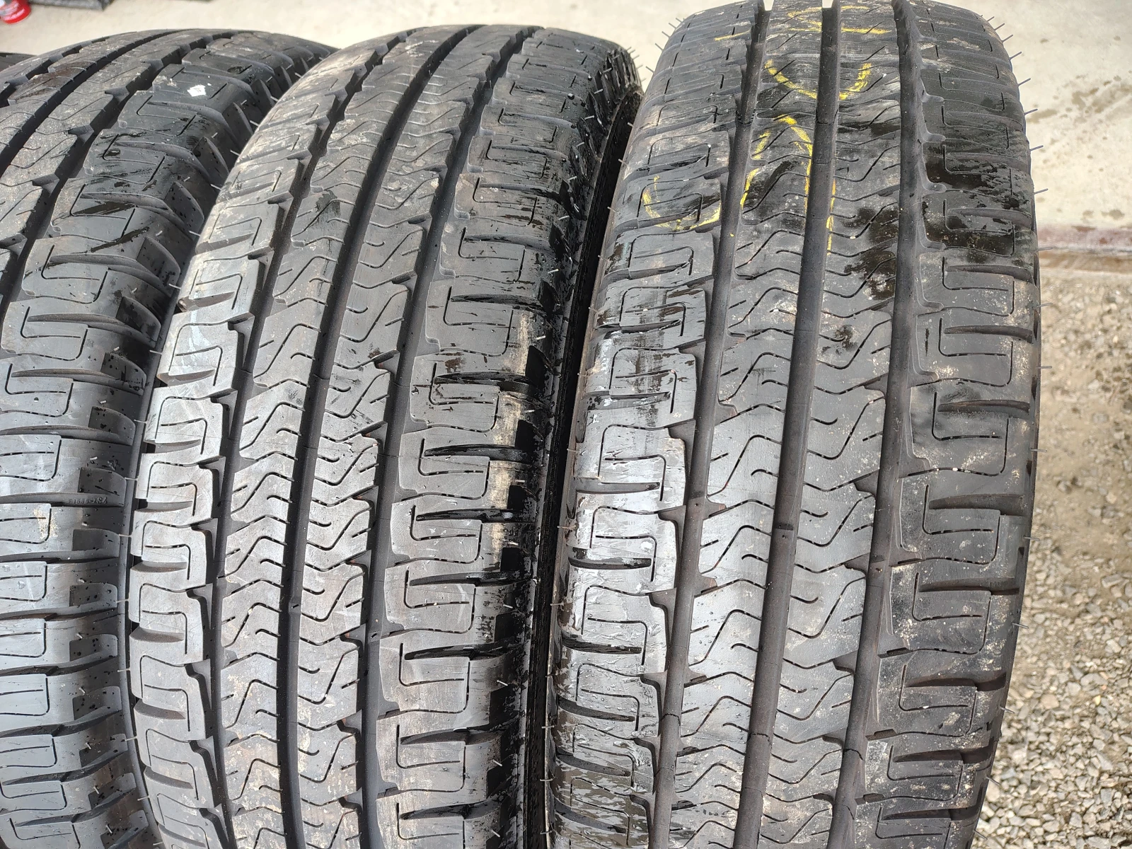 Гуми Летни 225/75R16, снимка 2 - Гуми и джанти - 55841194