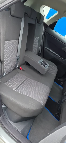 Toyota Auris 1.8 Hybrid, снимка 13
