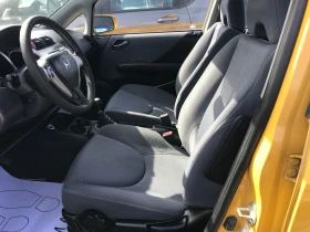 Обява за продажба на Honda Jazz 1.4i-83кс.-Face-климатроник ~5 390 лв. - изображение 9 | Auto.bg Обява за продажба на Honda Jazz 1.4i-83кс.-Face-климатроник ~5 390 лв. - изображение 9