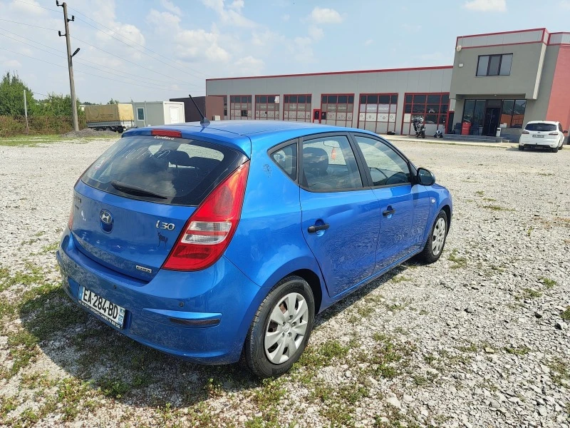 Hyundai I30 1.6 CRDI - 90 kc, снимка 7 - Автомобили и джипове - 46669461