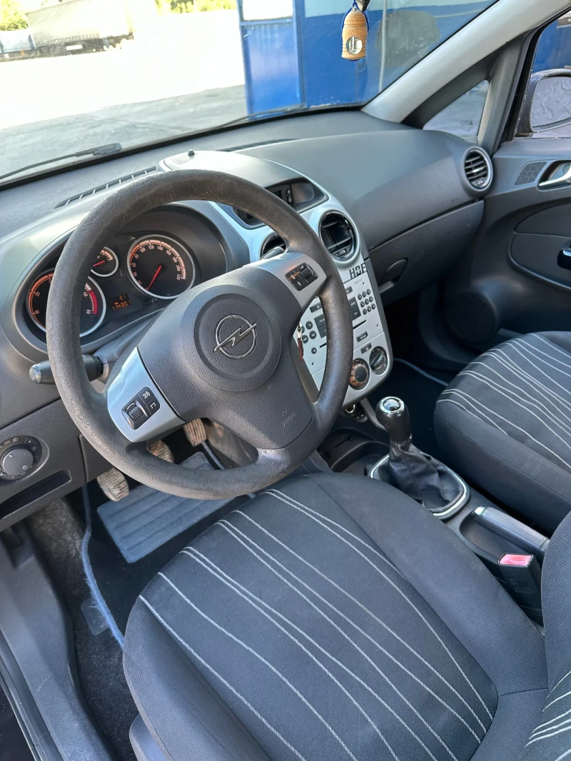 Opel Corsa, снимка 9 - Автомобили и джипове - 47281827