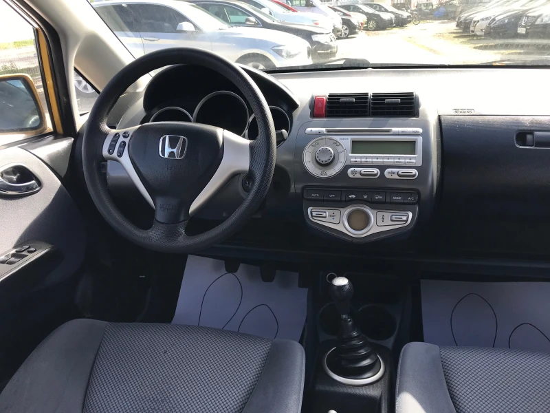 Honda Jazz 1.4i-83кс.-Face-климатроник, снимка 15 - Автомобили и джипове - 47554055