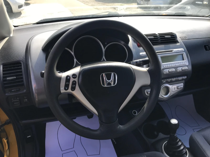 Honda Jazz 1.4i-83кс.-Face-климатроник, снимка 16 - Автомобили и джипове - 47554055