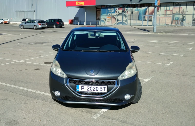 Peugeot 208, снимка 2 - Автомобили и джипове - 47586795