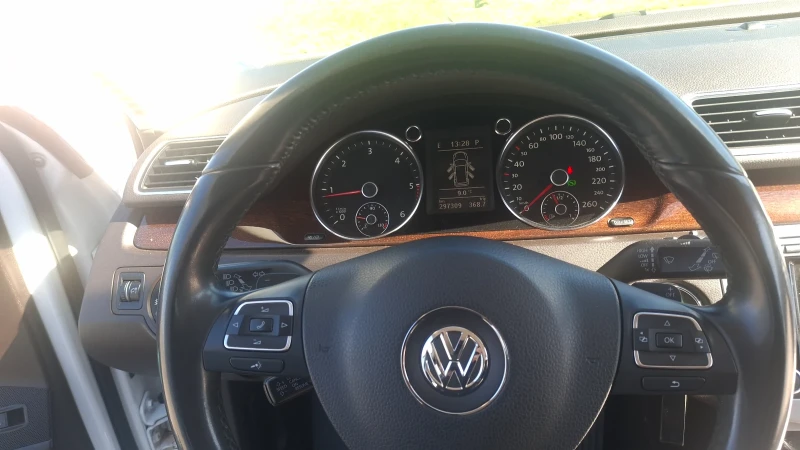 VW Passat, снимка 6 - Автомобили и джипове - 47642163