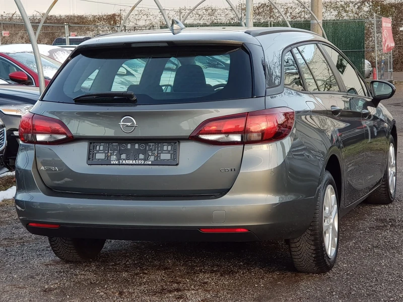 Opel Astra 1.6 CDTI, снимка 4 - Автомобили и джипове - 48236374