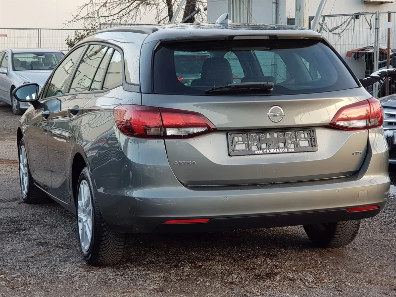 Opel Astra 1.6 CDTI, снимка 3 - Автомобили и джипове - 48236374