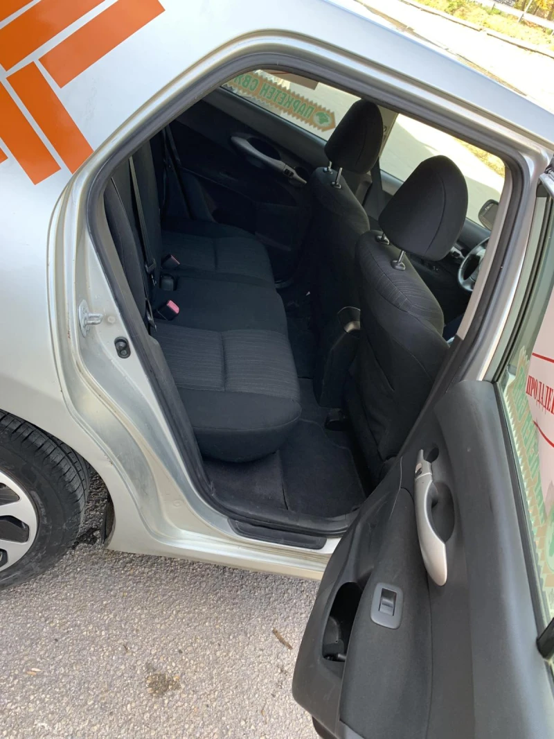 Toyota Auris, снимка 4 - Автомобили и джипове - 52730985