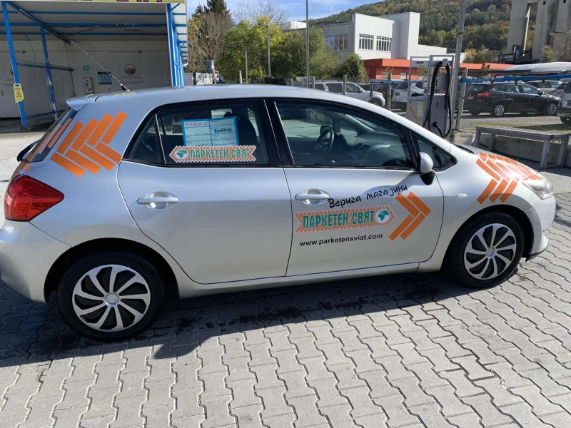 Toyota Auris, снимка 11 - Автомобили и джипове - 52730985