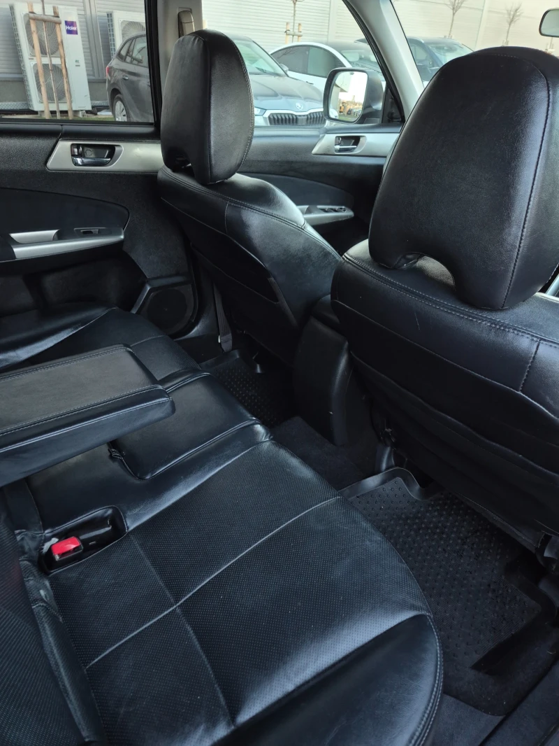 Subaru Forester 2.0 АВТОМАТ* КОЖА* СЕРВИЗНА ИСТОРИЯ , снимка 8 - Автомобили и джипове - 53115244