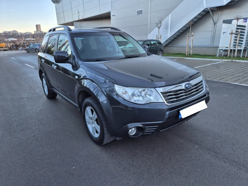 Subaru Forester 2.0 АВТОМАТ* КОЖА* СЕРВИЗНА ИСТОРИЯ , снимка 2 - Автомобили и джипове - 53115244