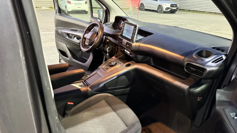 Peugeot Rifter Товарен N1, снимка 17 - Автомобили и джипове - 53143883