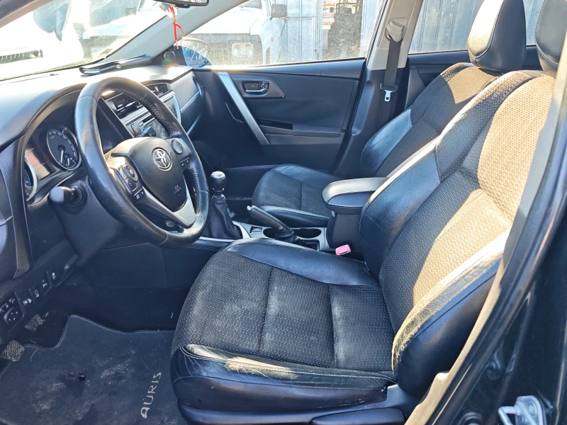 Toyota Auris 2.0 D4D, снимка 7 - Автомобили и джипове - 53166697
