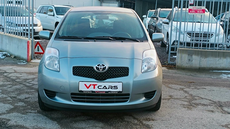 Toyota Yaris 1.3i , снимка 8 - Автомобили и джипове - 53243939