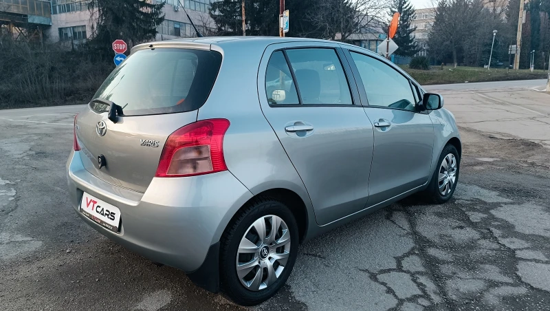 Toyota Yaris 1.3i , снимка 5 - Автомобили и джипове - 53243939