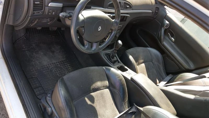 Renault Laguna 2.2 dCI, снимка 5 - Автомобили и джипове - 47056601