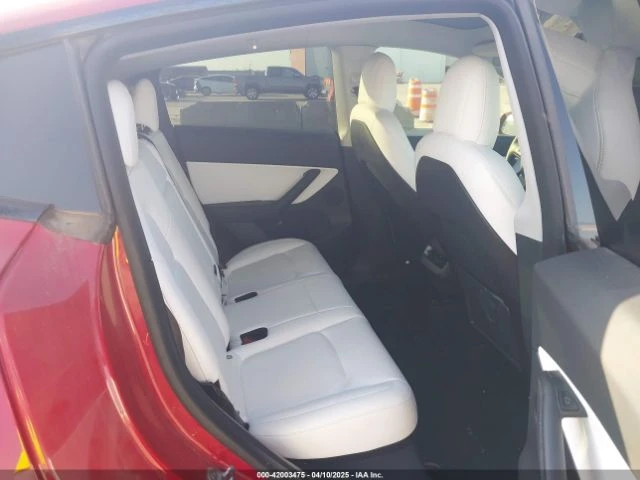 Tesla Model Y DUAL MOTOR/ AWD/ LONG RANGE /ГРАДУШКА - изображение 8