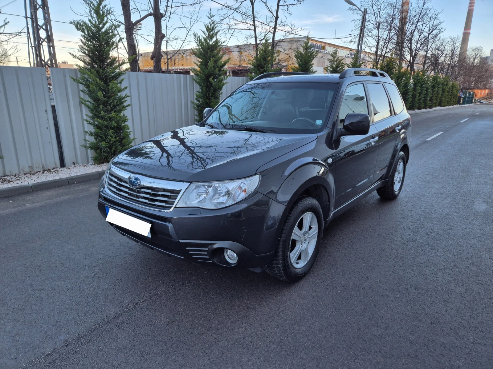 Subaru Forester 2.0 АВТОМАТ* КОЖА* СЕРВИЗНА ИСТОРИЯ , снимка 1