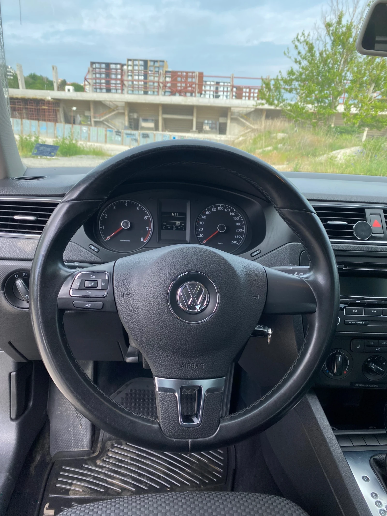 VW Jetta 2.0i  Спешно - изображение 10