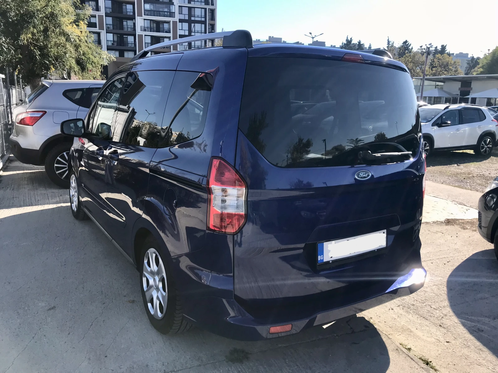 Ford Connect Tourneo-1.0i - изображение 4