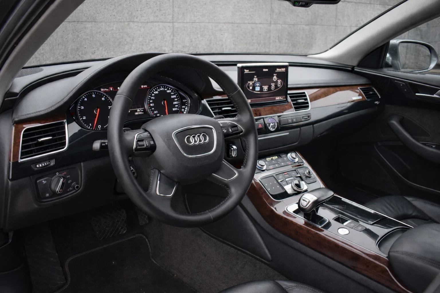 Audi A8 4.2 FSI 371к.с. QUATTRO  - изображение 7