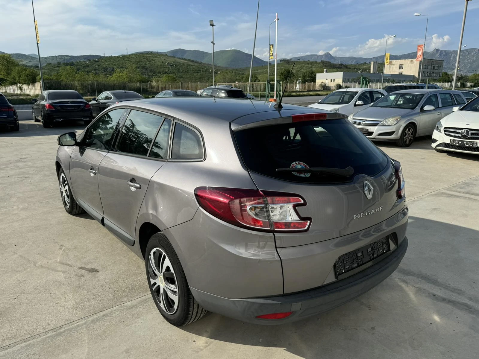 Renault Megane 1.5* dci* 110 ps* SPORTOUR*  - изображение 3
