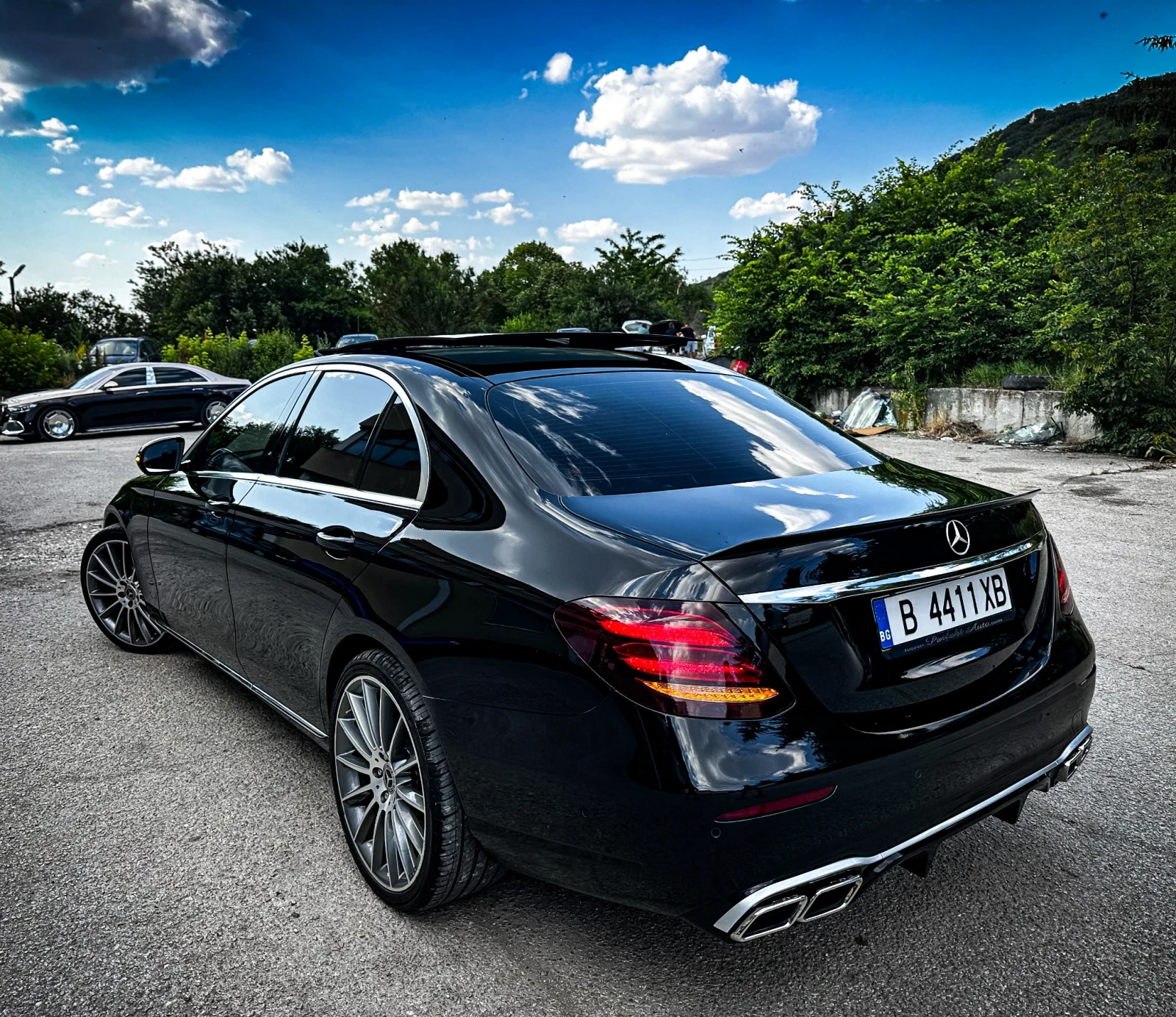 Mercedes-Benz E 220 = PANORAMA= AMG= 360-KAMERA= 9СКОРОСТИ=  - изображение 9
