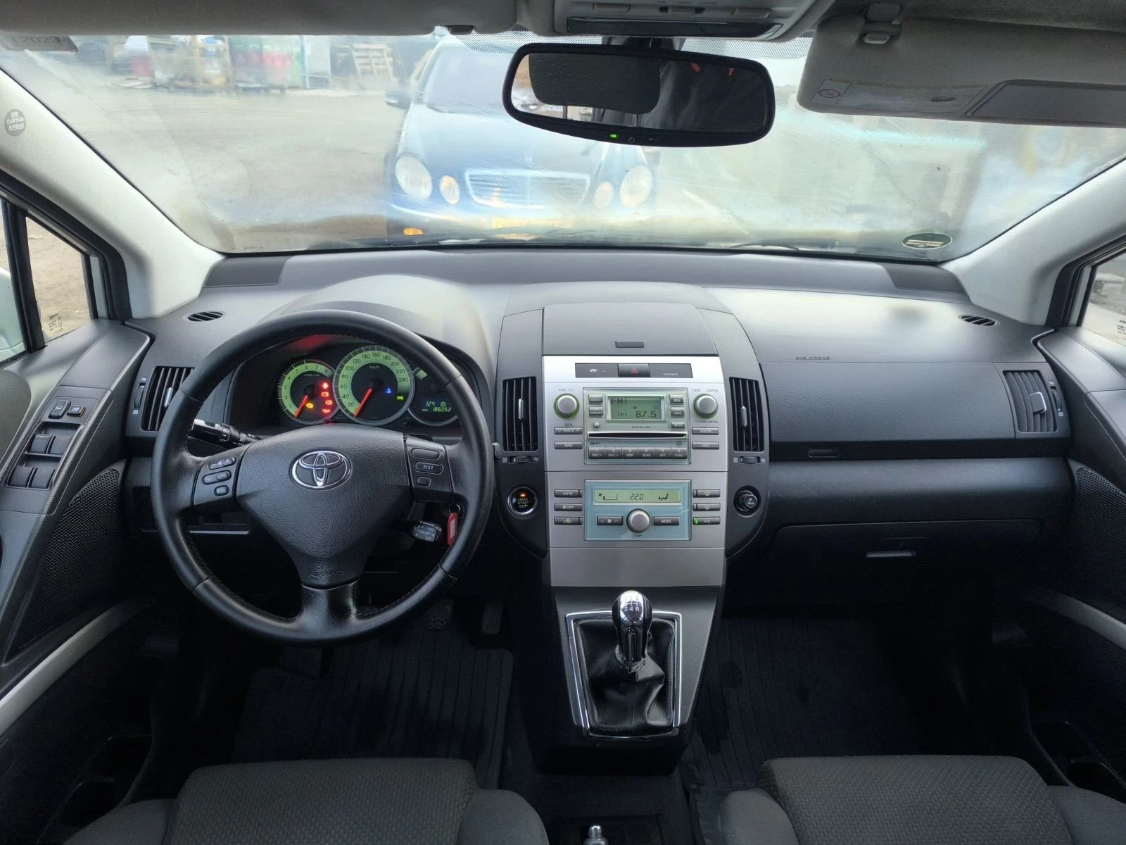 Toyota Corolla Verso 1.8i | Mobile.bg � ����������� 13