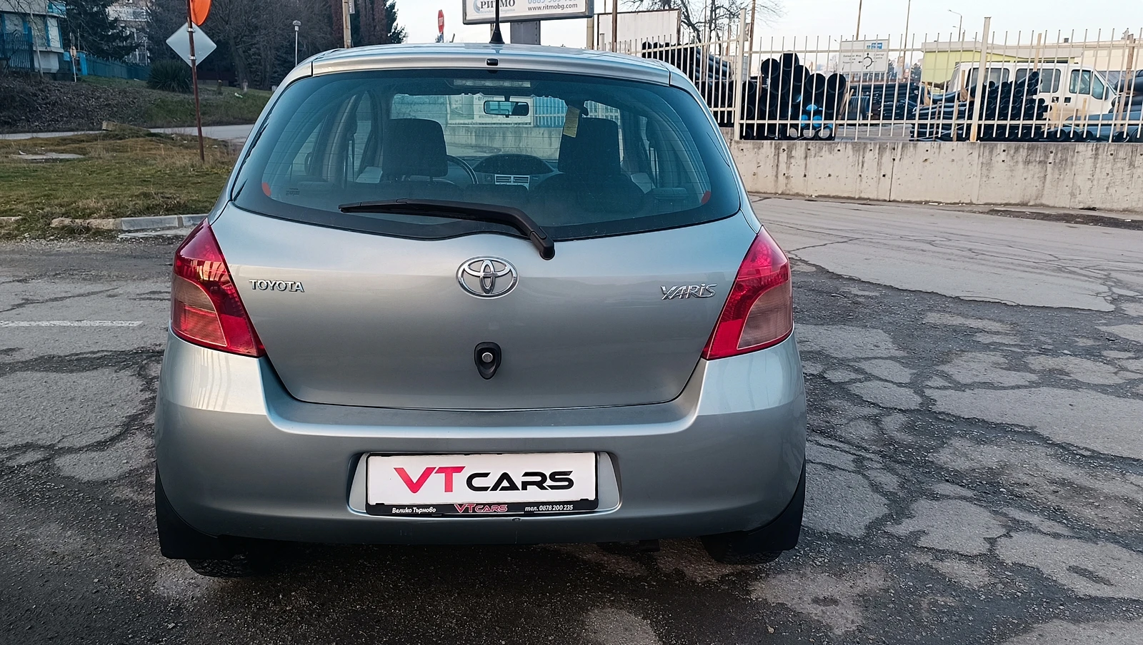 Toyota Yaris 1.3i  - изображение 4