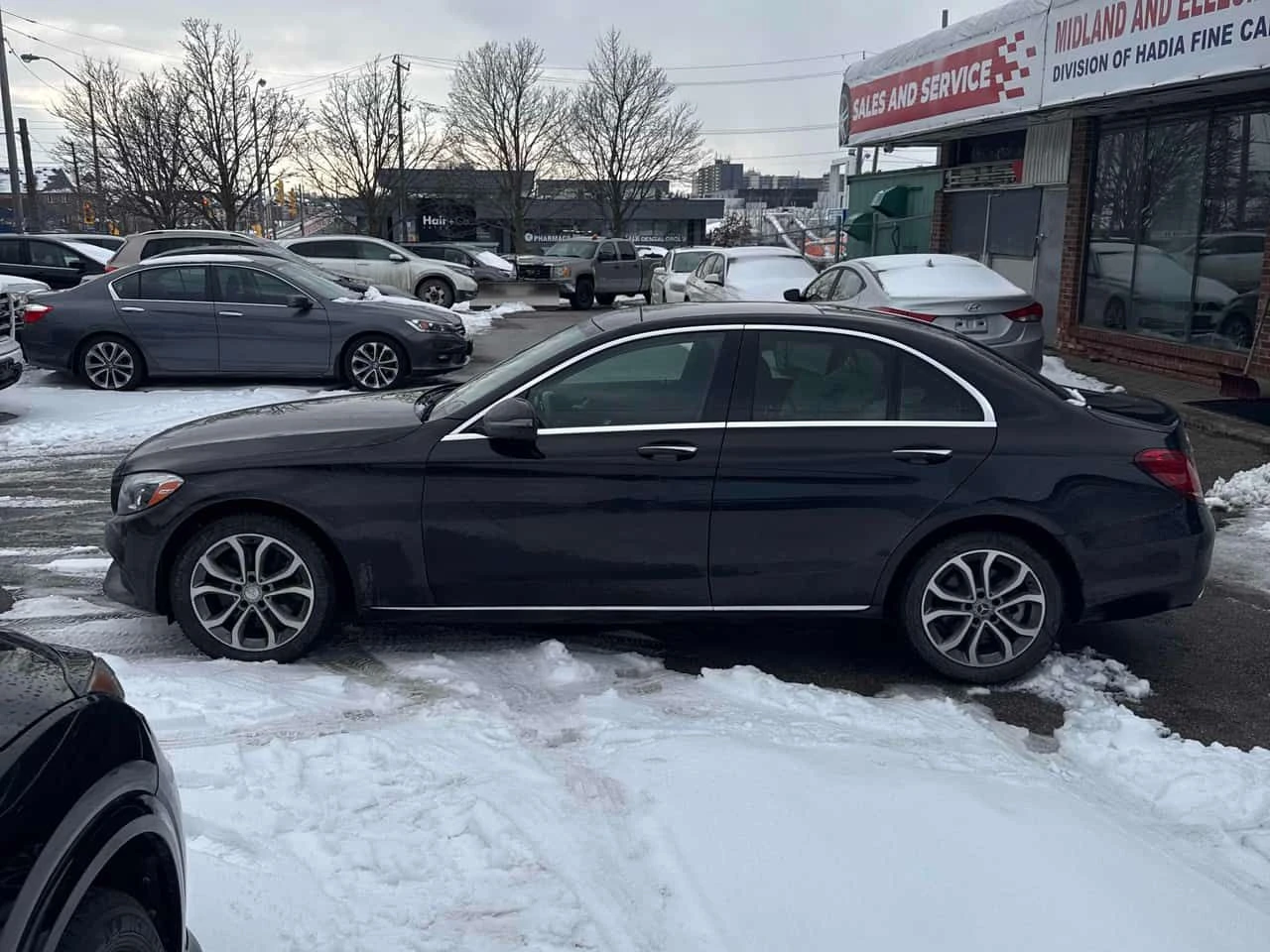 Mercedes-Benz C 300 * CARFAX * ПАНОРАМА * KEYLESS * ПОДГРЕВИ *  - изображение 2