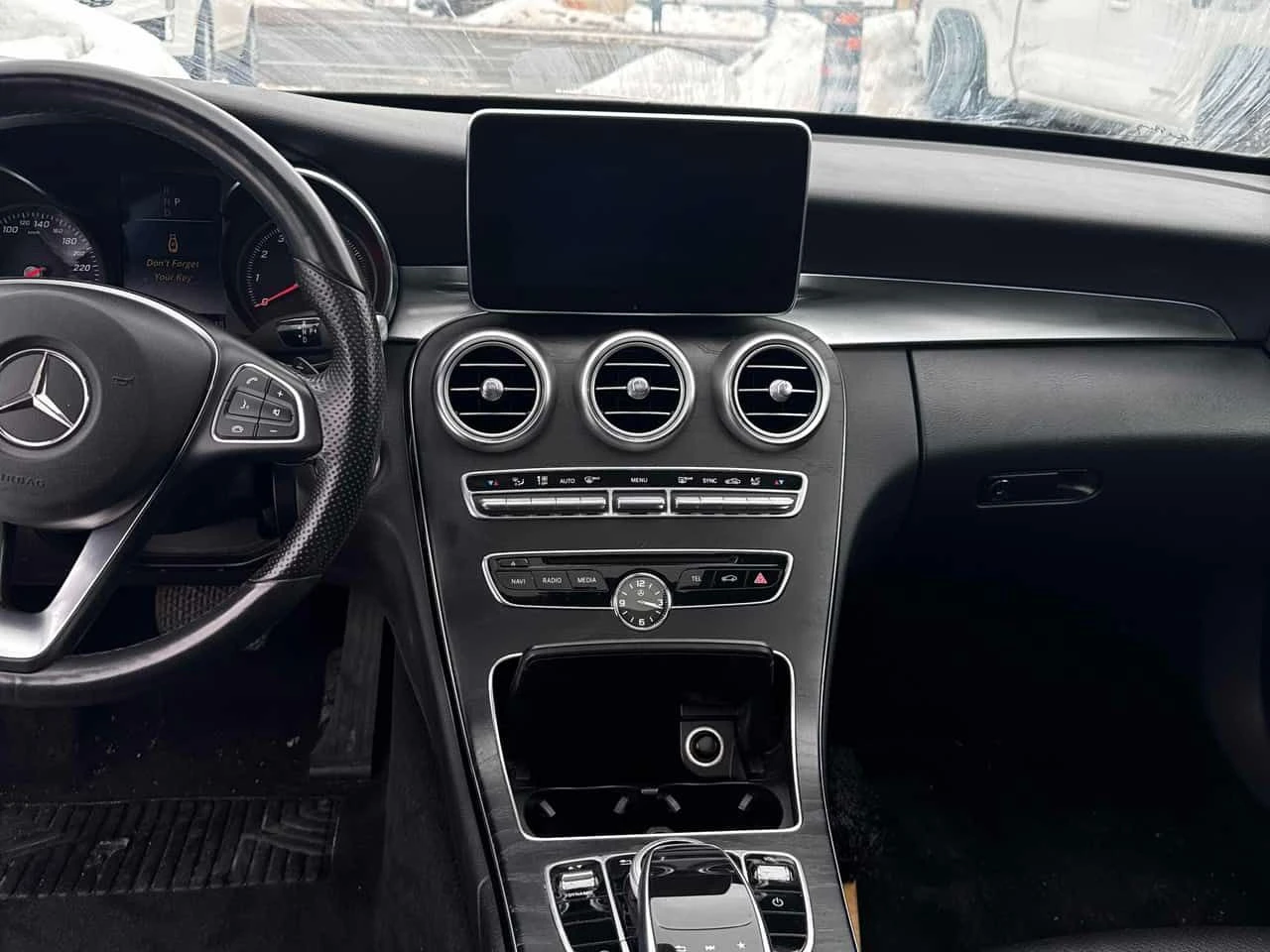 Mercedes-Benz C 300 * CARFAX * ПАНОРАМА * KEYLESS * ПОДГРЕВИ *  - изображение 9