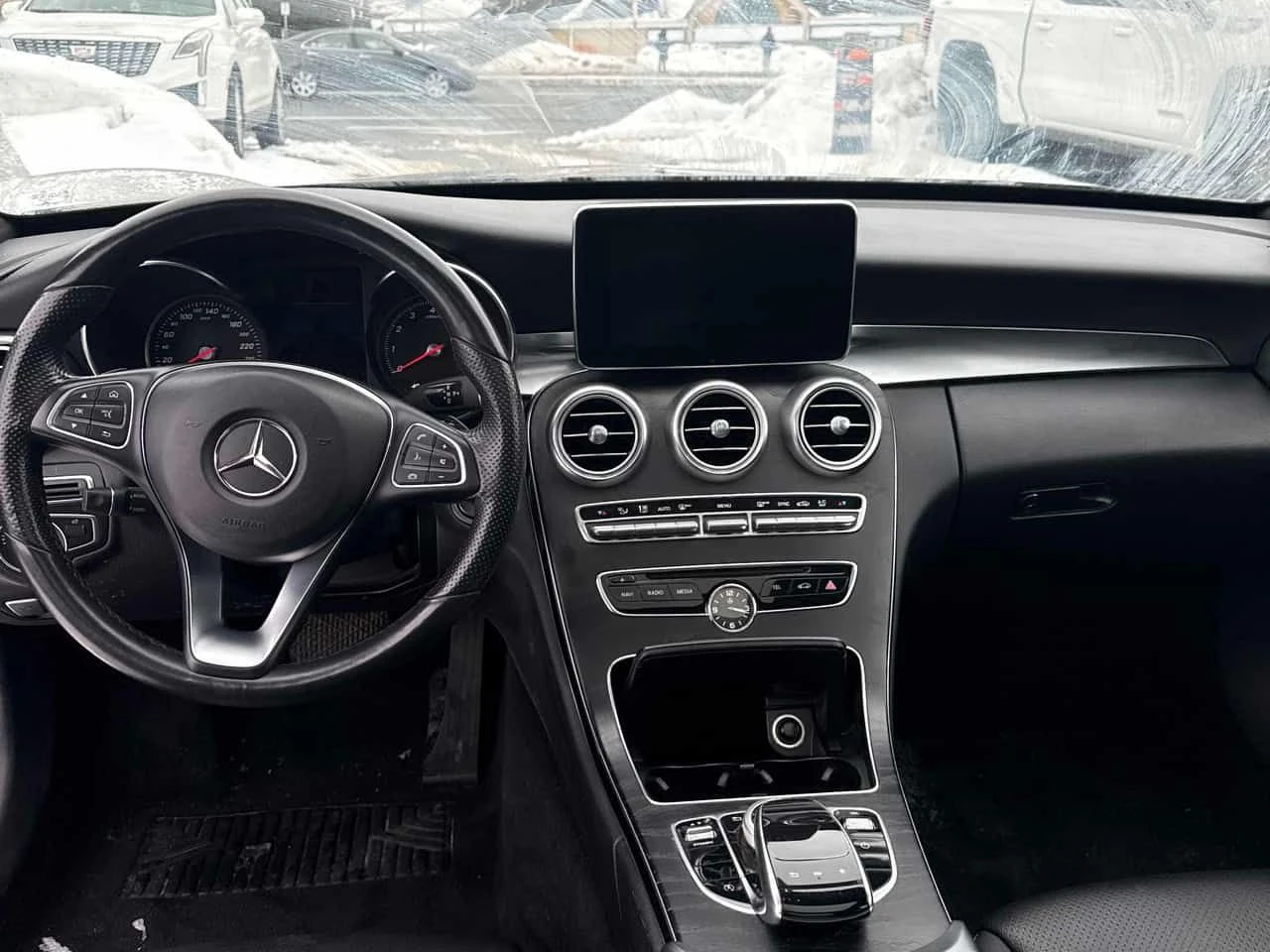 Mercedes-Benz C 300 * CARFAX * ПАНОРАМА * KEYLESS * ПОДГРЕВИ *  - изображение 8