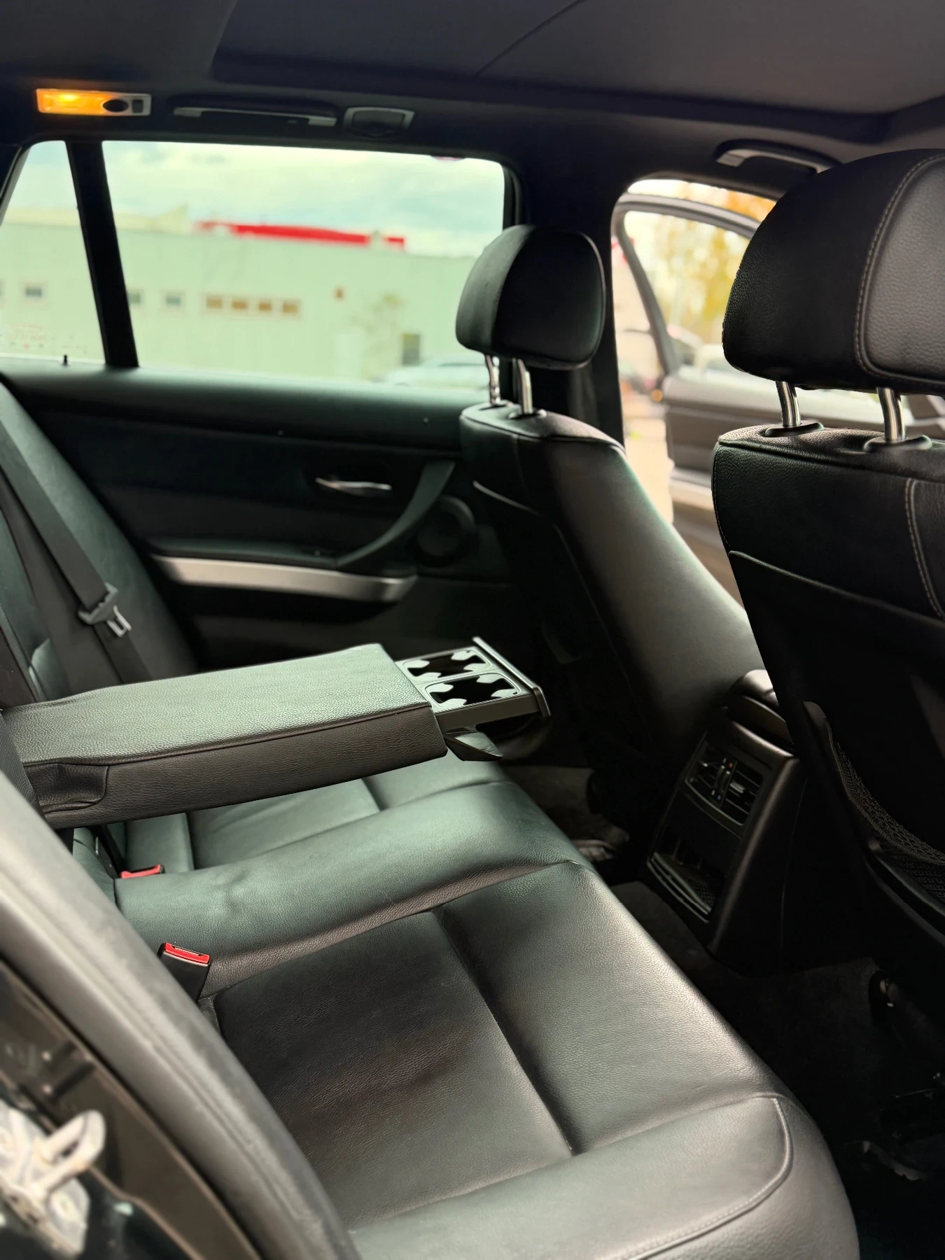 BMW 330, снимка 11 - Автомобили и джипове - 53970547