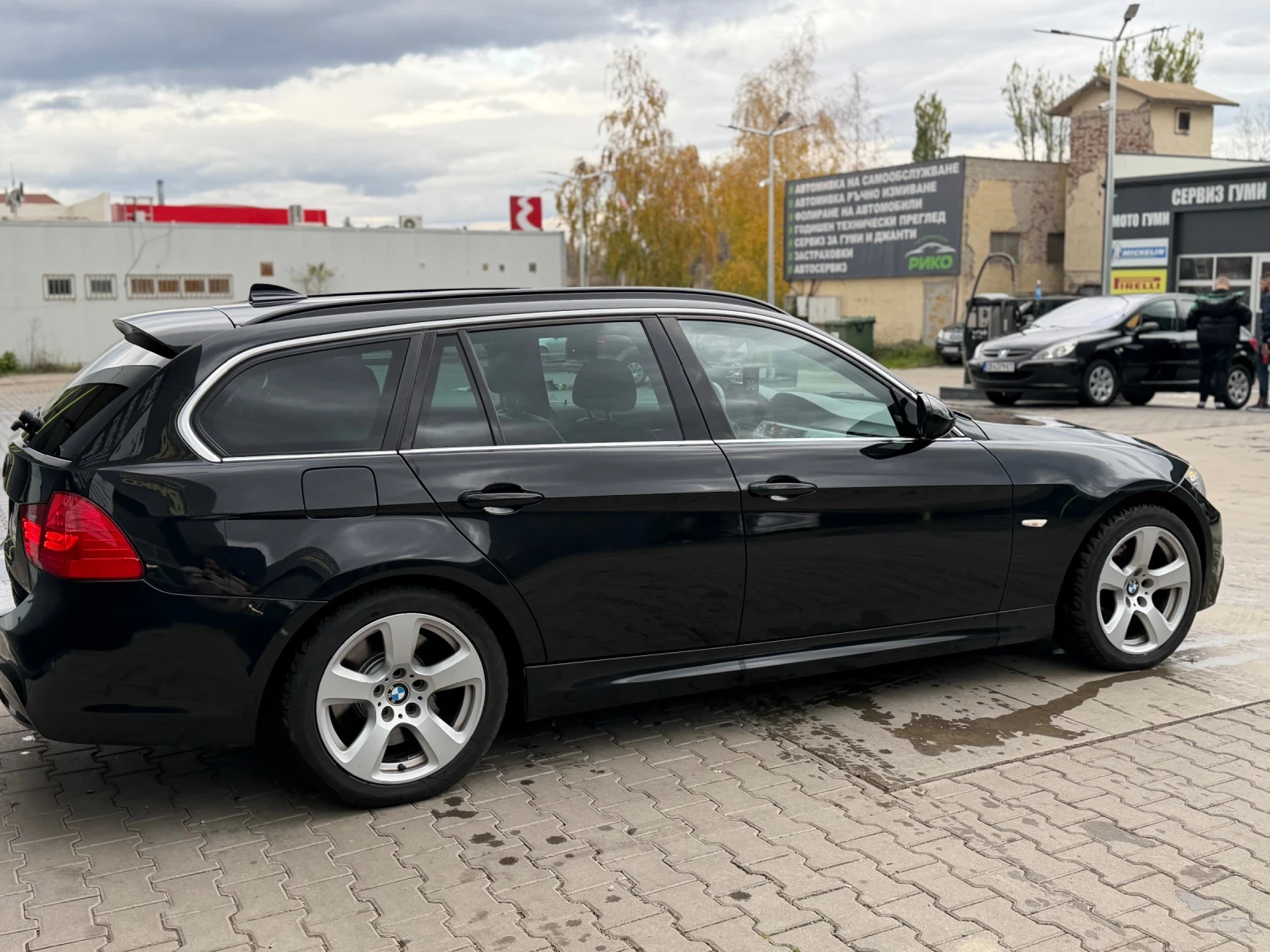 BMW 330, снимка 4 - Автомобили и джипове - 53970547