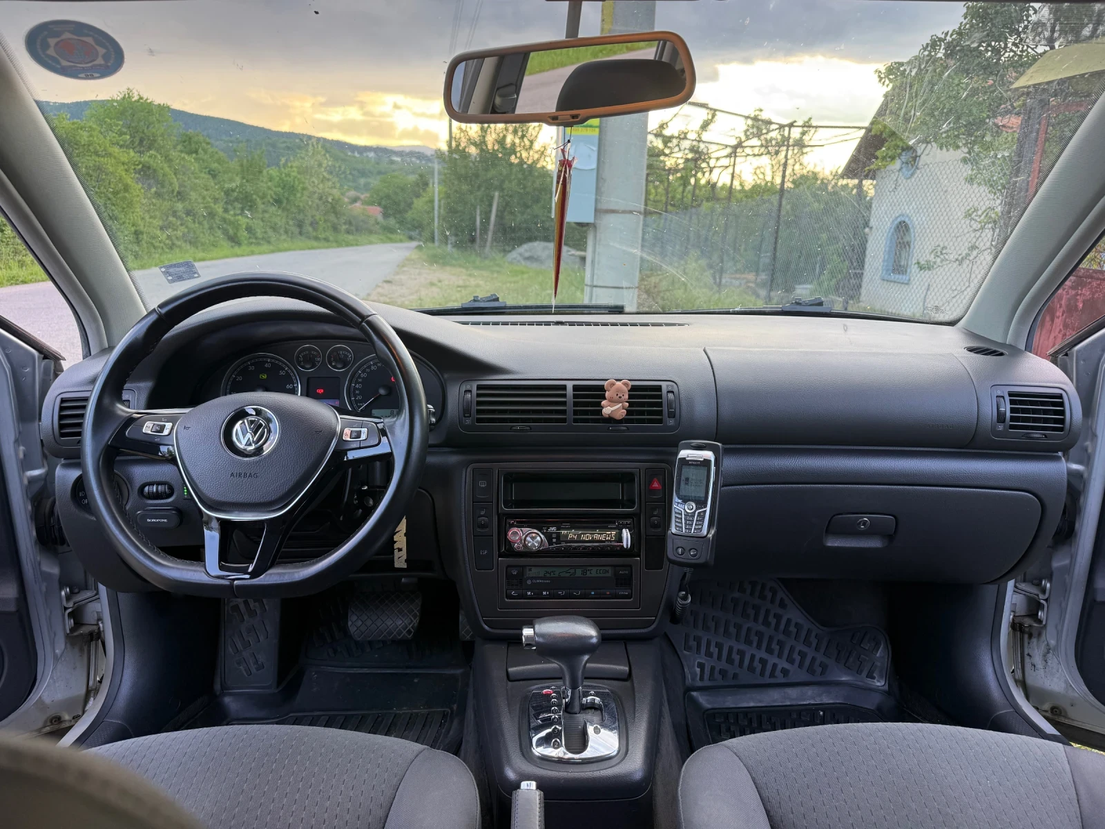 VW Passat 5.5 1.8 Т бензин/газ, снимка 10 - Автомобили и джипове - 54671666