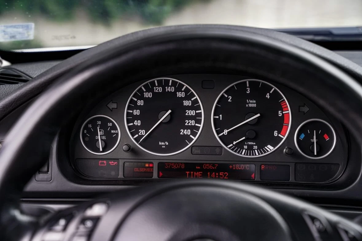 BMW 525, снимка 13 - Автомобили и джипове - 54909653