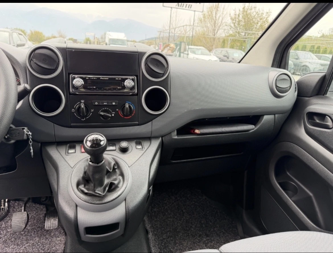 Citroen Berlingo 1.6HDI, снимка 10 - Автомобили и джипове - 55183477