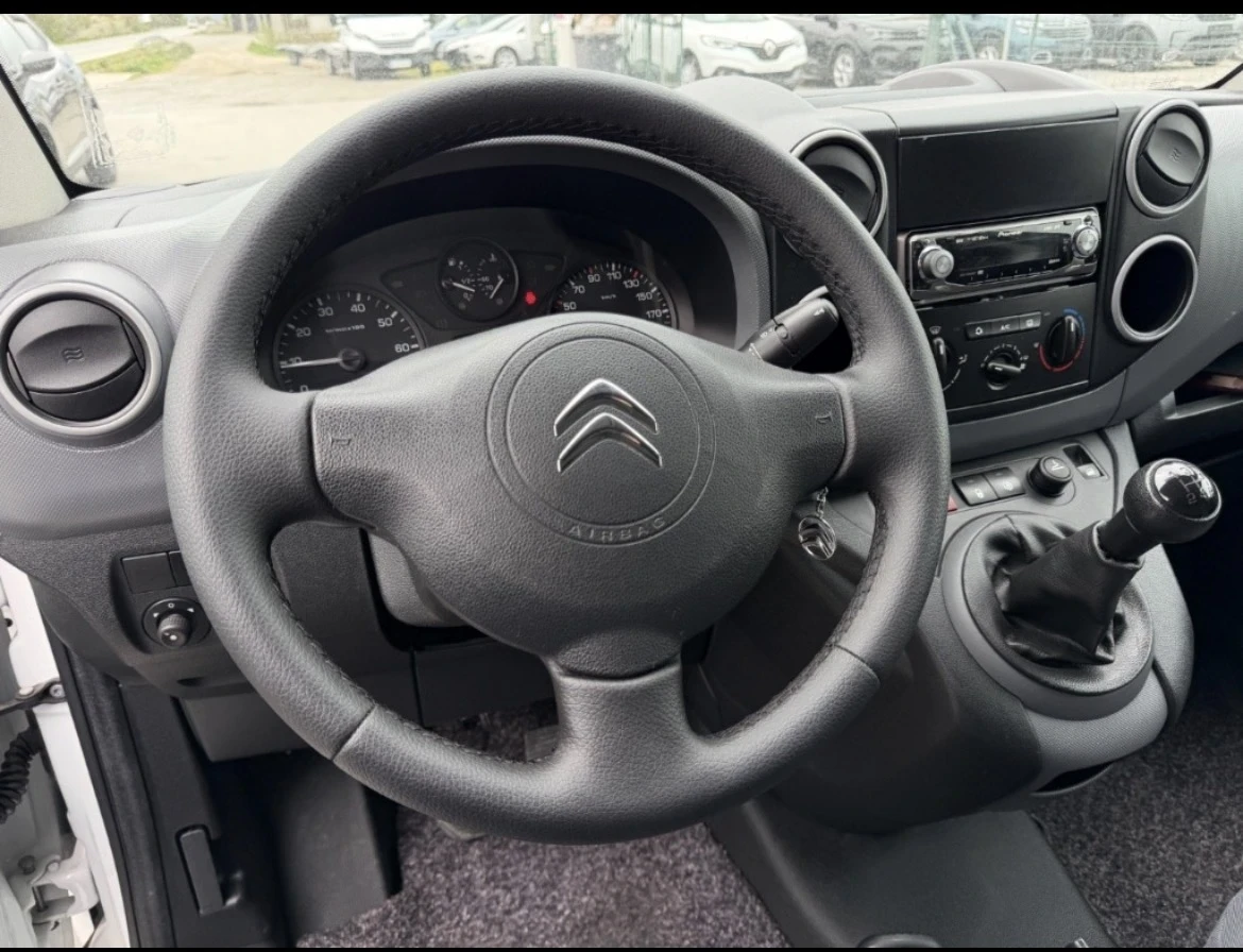 Citroen Berlingo 1.6HDI, снимка 8 - Автомобили и джипове - 55183477