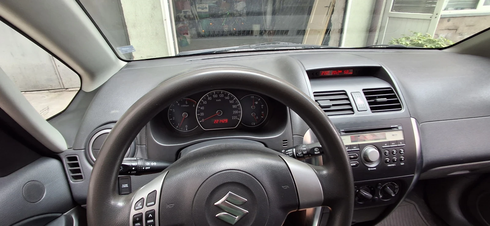 Suzuki SX4, снимка 8 - Автомобили и джипове - 55263174