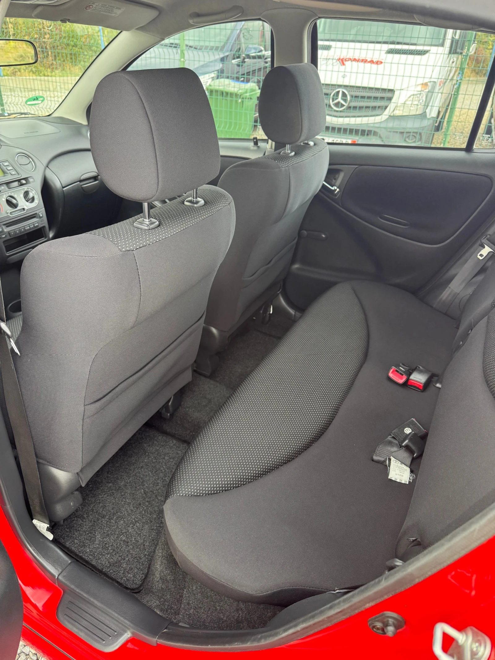 Toyota Yaris 1.5TS-Sport* 105кс* Уникат* Германия* Клима* Като , снимка 13 - Автомобили и джипове - 56165286