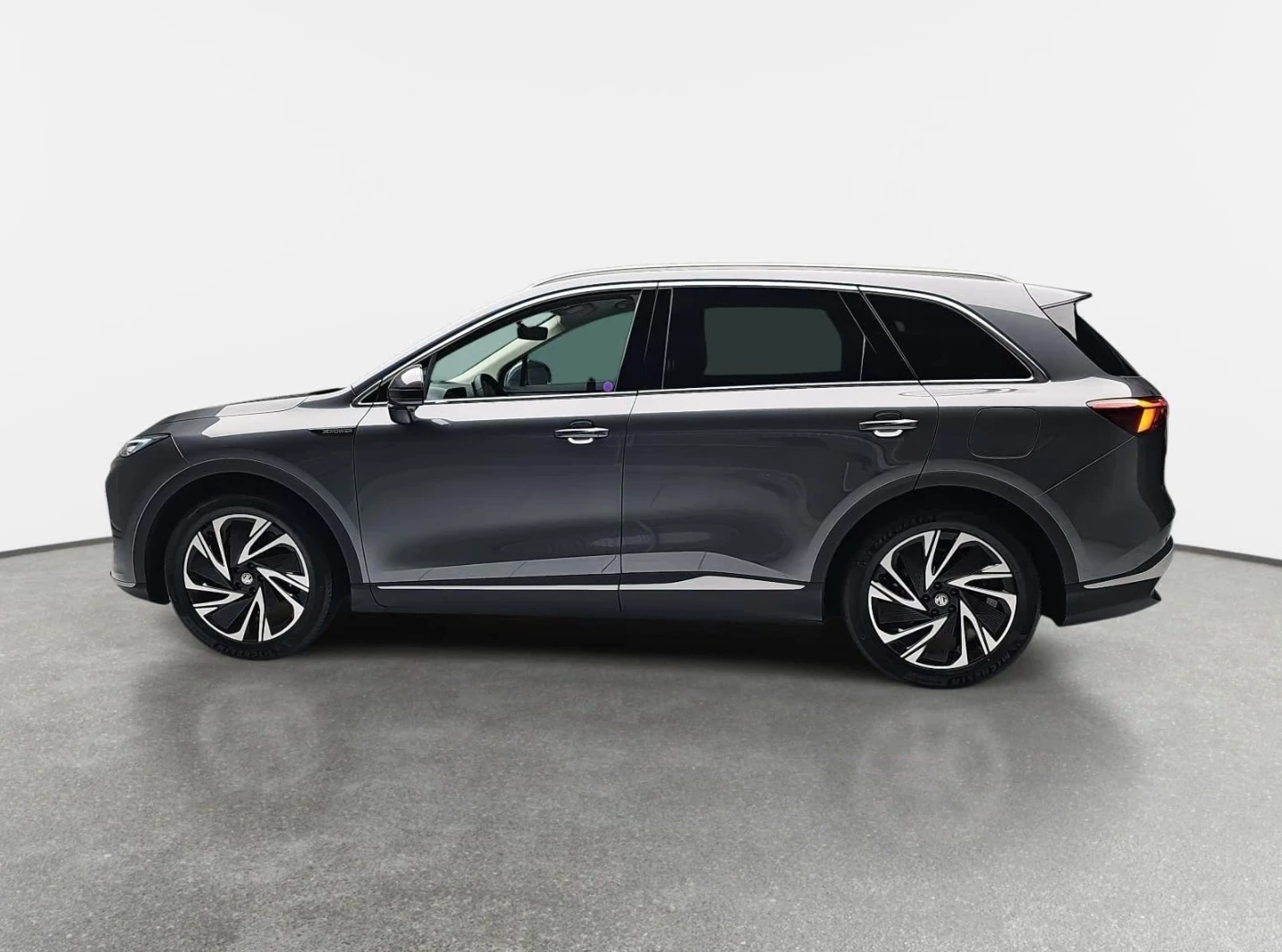Mg S6 Luxury AWD, снимка 4 - Автомобили и джипове - 56293755